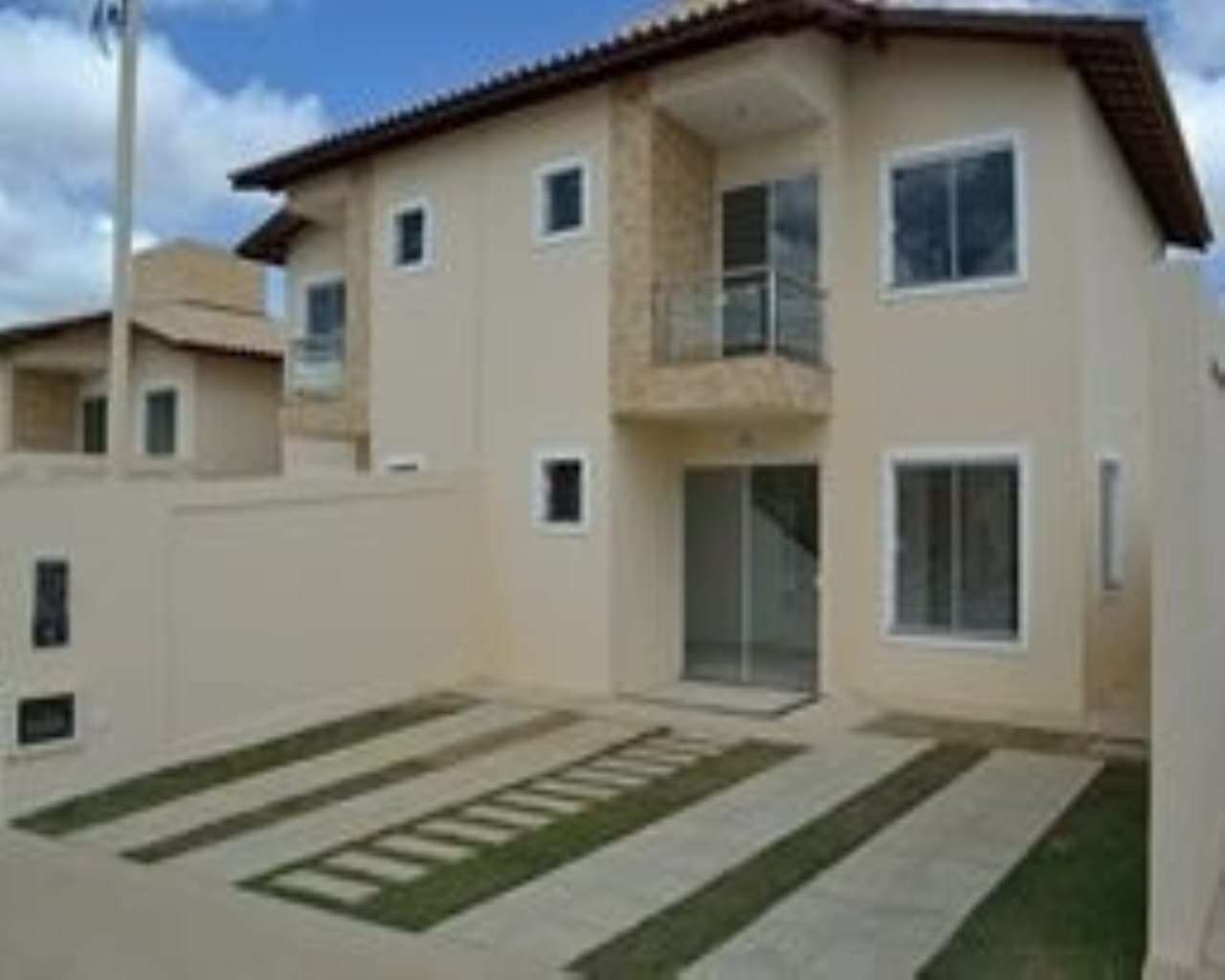 Casas alto padrão, contemporânea com piscina aquecida no condomínio CASA em CANDEIAS, Vitória da Conquista em Vitória da Conquista.